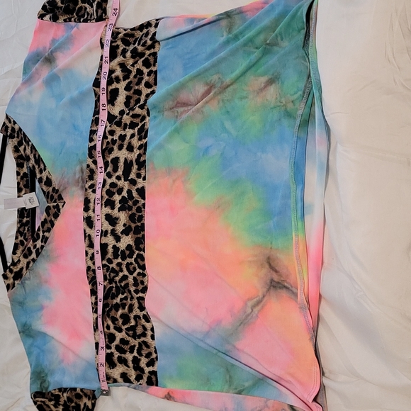 Muriell's Closet cheetah & tie dye blouse - Picture 8 of 10